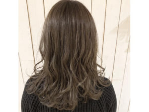 透明感で魅せる【シルキーベージュ】