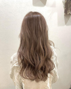 透明感たっぷりベージュカラー