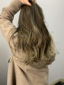 くすみオリーブグレーカラー