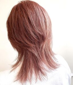 ウルフカット×ピンクブラウン