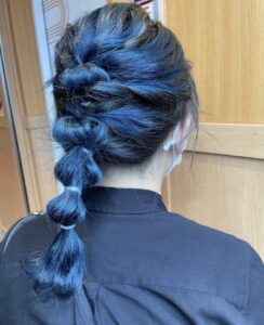 ブルーヘアーのヘアアレンジ